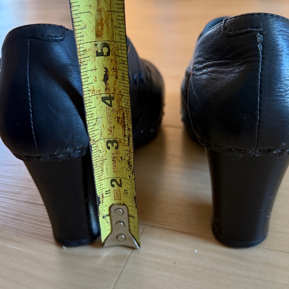 DANSKO RYDER ANTIQUE BRASS STUDDED BLACK LEATHER SHOES SIZE: 38 (7.5) - Picture 13 of 13